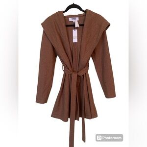 Bb Dakota by Steve Madden Hood For Thought Wrap Coat in Cognac. Size Small.